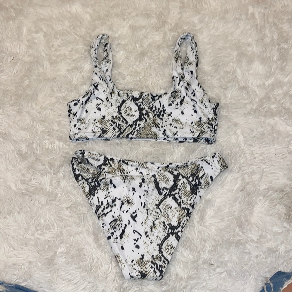 Shein Snake skin Bikini - Picture 2 of 3